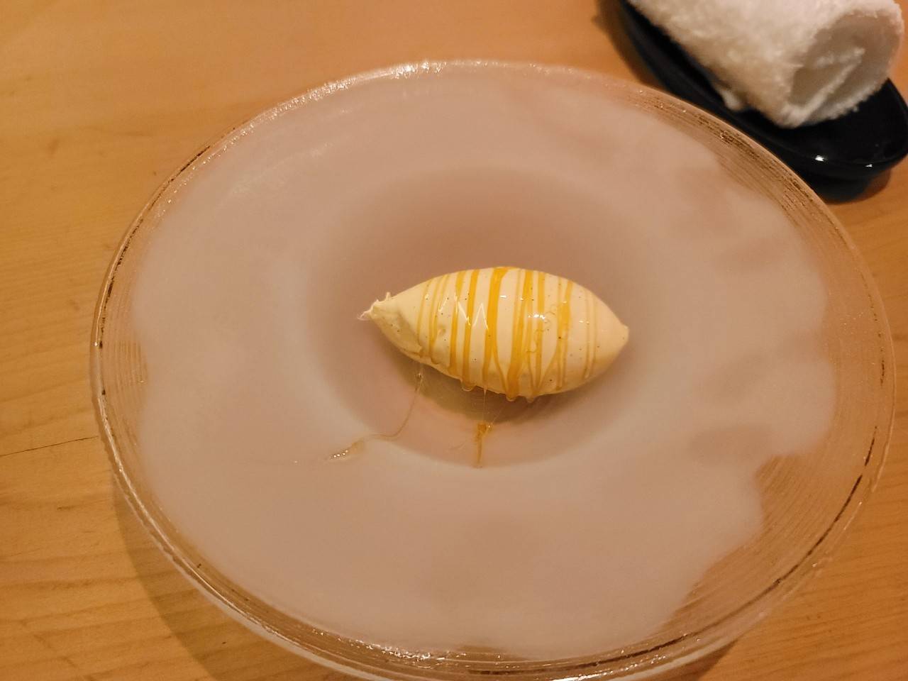 バニラアイスのはちみつ掛け